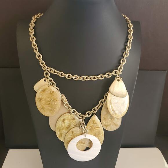 Chico's Women's Lucite Statement Necklace Gold tone‎ Chain Teardrop Accents - Picture 1 of 5